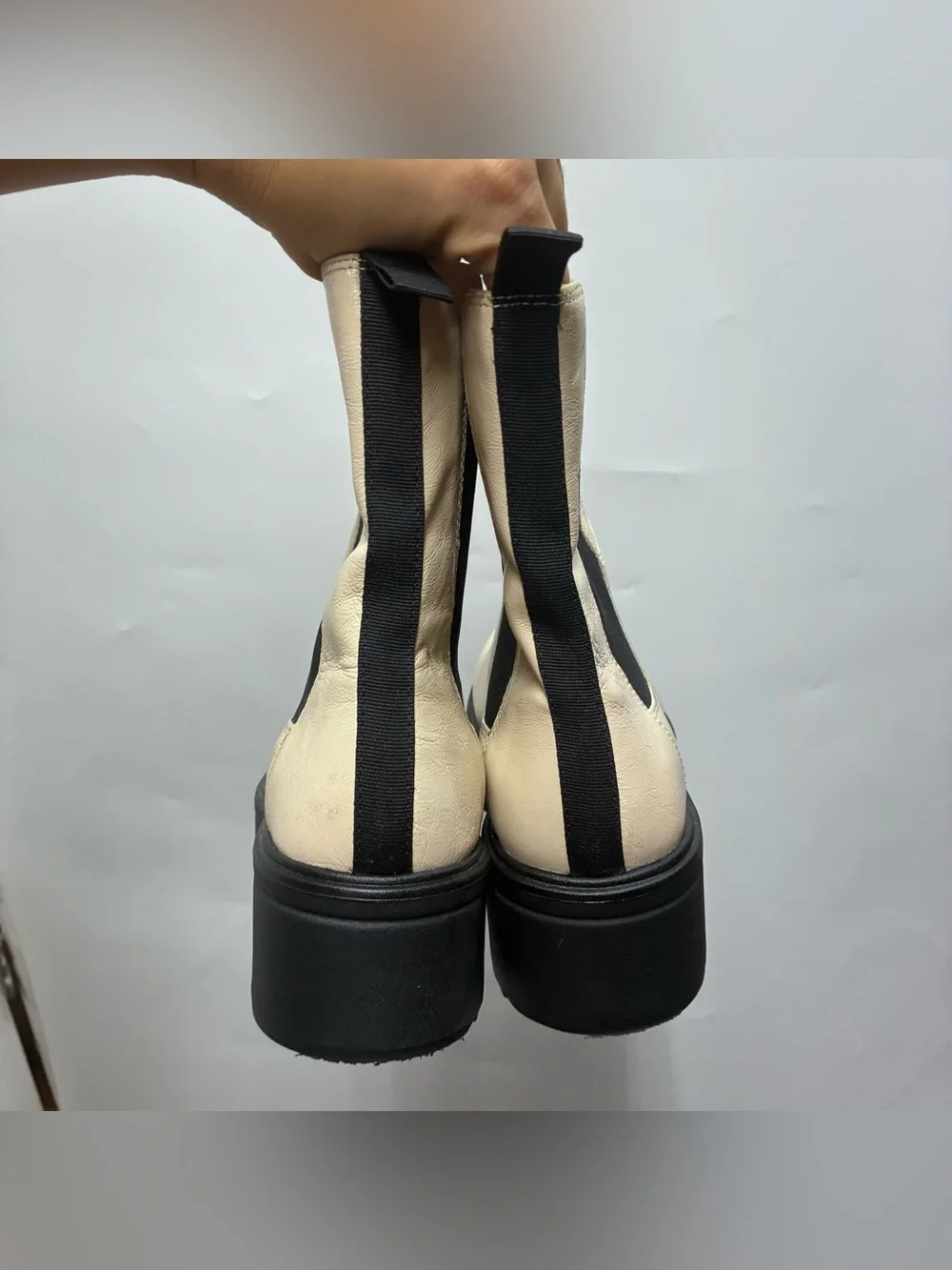 Vagabond 10 Tara Ivory Patent Leather Chelsea Boots Chunky Platform Cream Tan